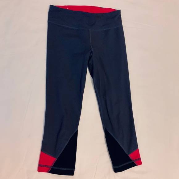 UNDER ARMOUR : Gray/Pink Cropped Workout Pants - Picture 1 of 7